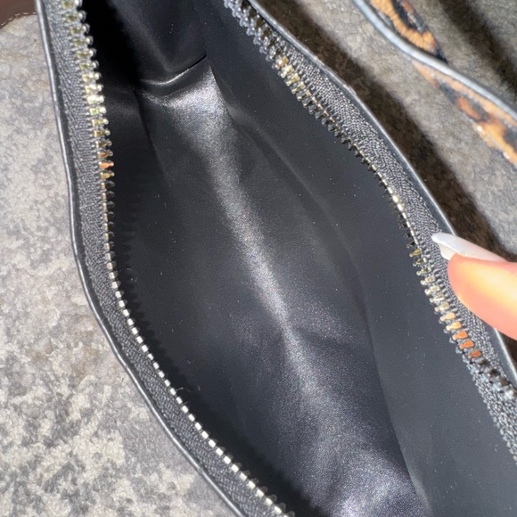 Leopard Print Shoulder Bag - Picture 4 of 7